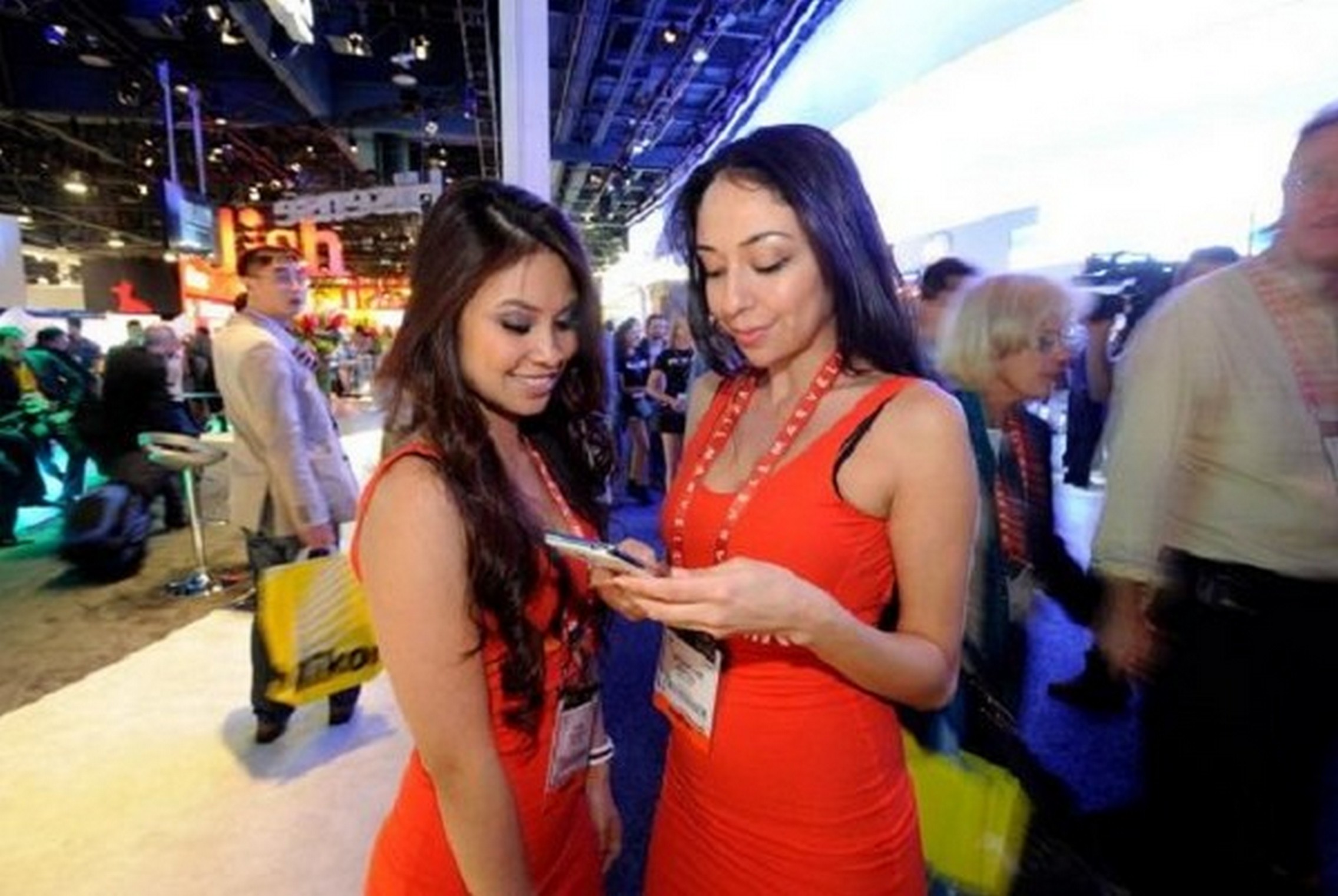 CES2013-boothbabes0013