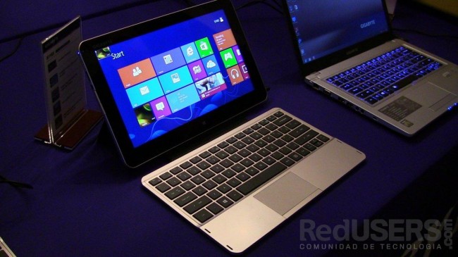 La línea de tablets con Windows 8 de Gigabyte vienen con un dock con teclado.