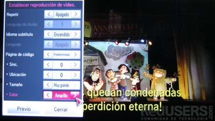 El SmartTV permite configurar el aspecto (hay varios tamaños y colores disponibles) y la posición de los subtítulos.