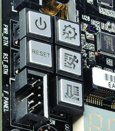 Aparte de estos cinco botones con funciones rápidas, el Z87H3-A2X tiene otro para cambiar rápidamente entre los dos Bios presentes en la placa. Esto nos asegura salir airosos de cualquier falla de configuración.