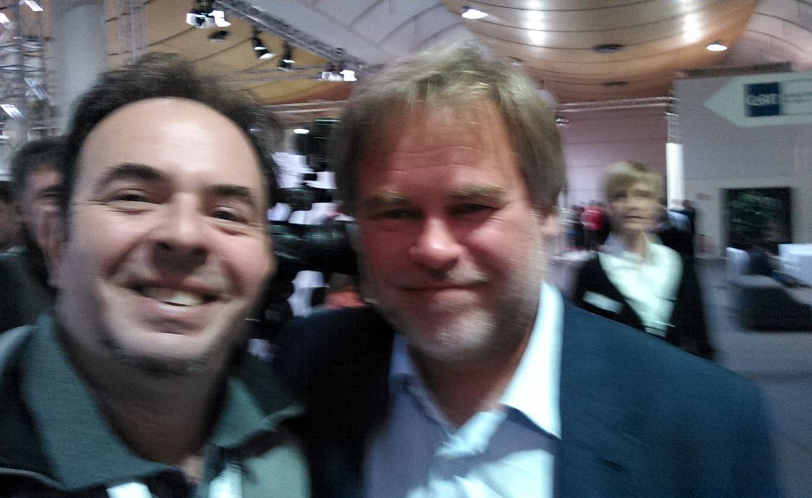 Nuestreo enviado especial en la CeBIT 2014, Miguel Lederkremer, junto a Eugene Kaspersky, fundador y director de Kaspersky Labs.