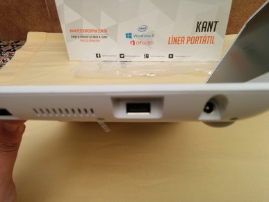 PCBOX Kant: Conector USB 2.0 y conector del cargador.