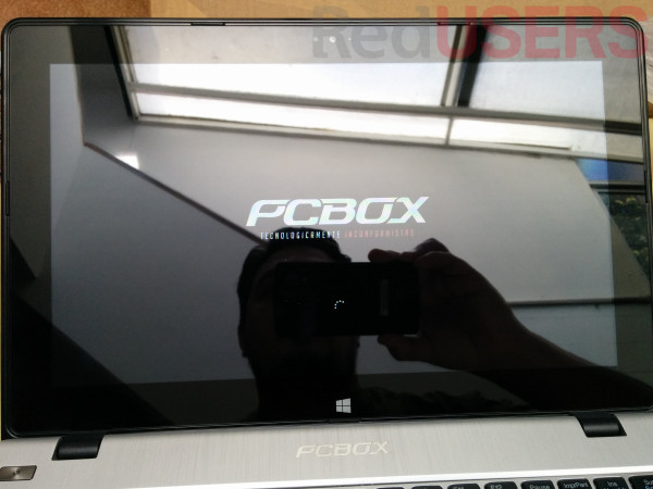 PCBOX Cray: A pesar de la contraluz, el display permite ver cómodamente las imágenes en pantalla.