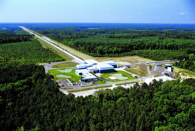 El Laser Interferometer Gravitational-wave Observatory (LIGO) tiene dos centros de estudios, en Washington y Luisiana.